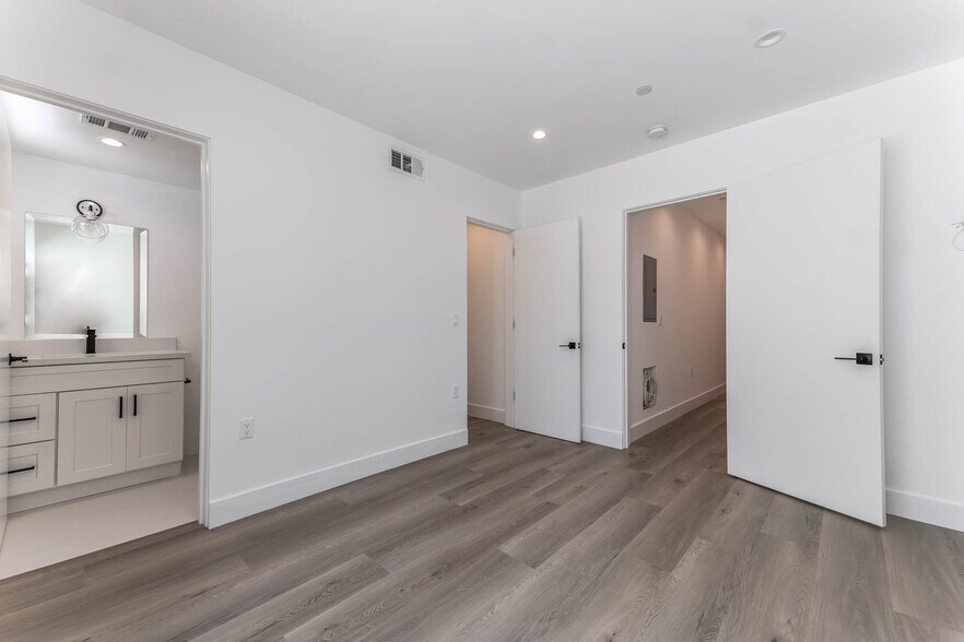 More Photos Of 21719 Hart St, Canoga Park Apartments For Sale