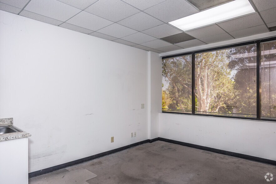 More Photos Of 29000 S Western Ave, Rancho Palos Verdes Office For Lease