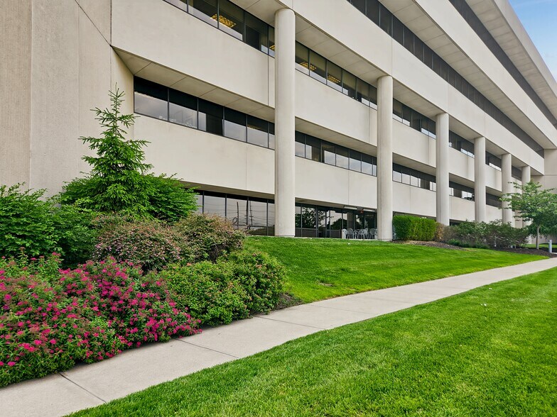 More Photos Of 2001 US Highway 46, Parsippany Coworking Space