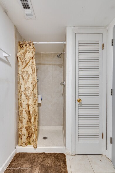 More Photos Of 2535 Bernice Rd, Lansing Warehouse For Sale