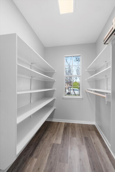 More Photos Of 113 Holmstrom St, Hutto Specialty For Sale