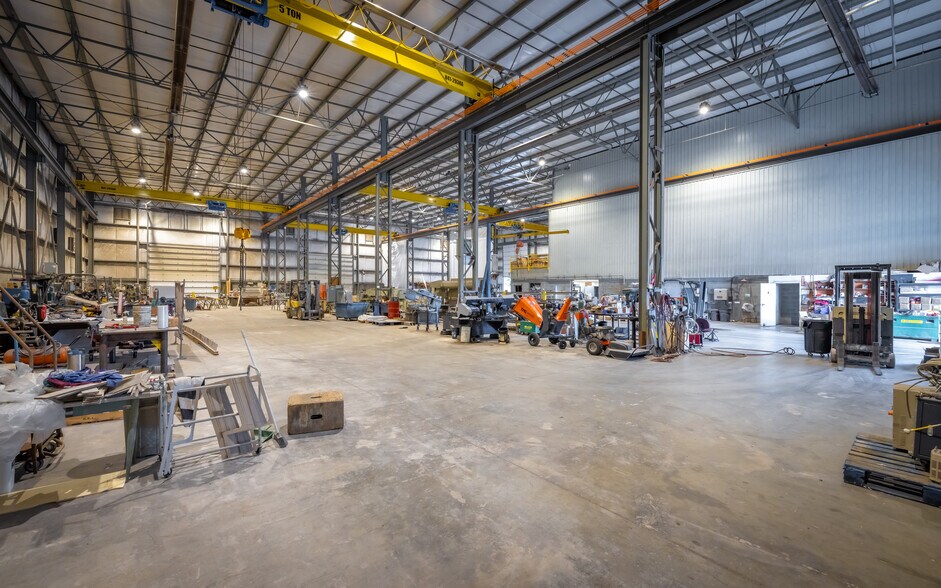 More Photos Of 29781 Fraser Hwy, Abbotsford Warehouse For Lease