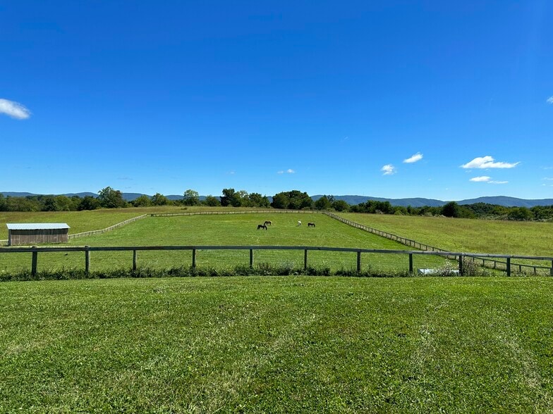 More Photos Of 3476 Fairview Rd, Lewisburg Specialty For Sale