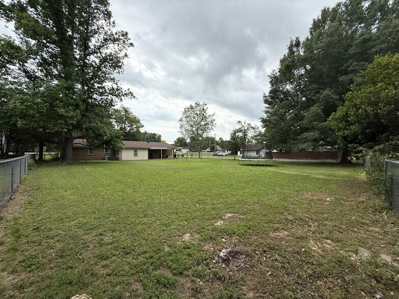 More Photos Of 608 S Pine St, Cabot Flex For Sale
