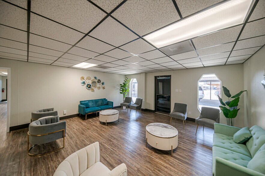 More Photos Of 1410 Rankin Hwy, Midland Office For Sale