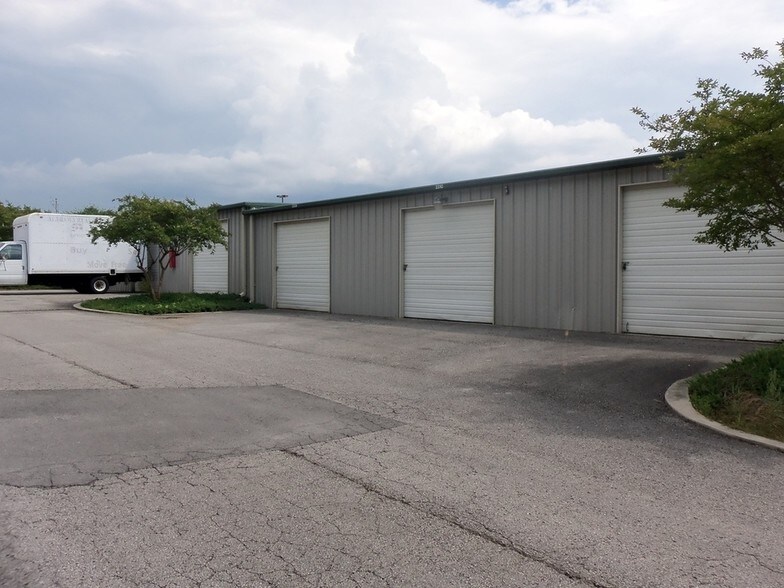 More Photos Of 2317 Meridian St, Huntsville Coworking Space