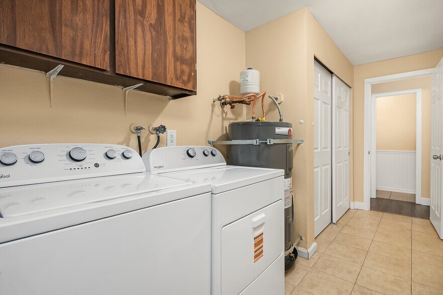 More Photos Of 28426 16th Ave S, Federal Way Apartments For Sale