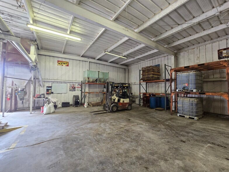 More Photos Of 10199 S Wayne Rd, Warren Showroom For Sale