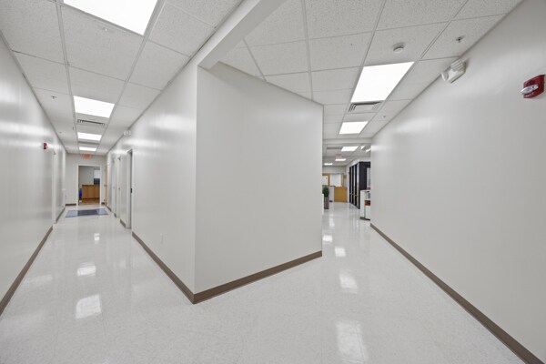 More Photos Of 4520 Military Rd, Niagara Falls Office For Sale