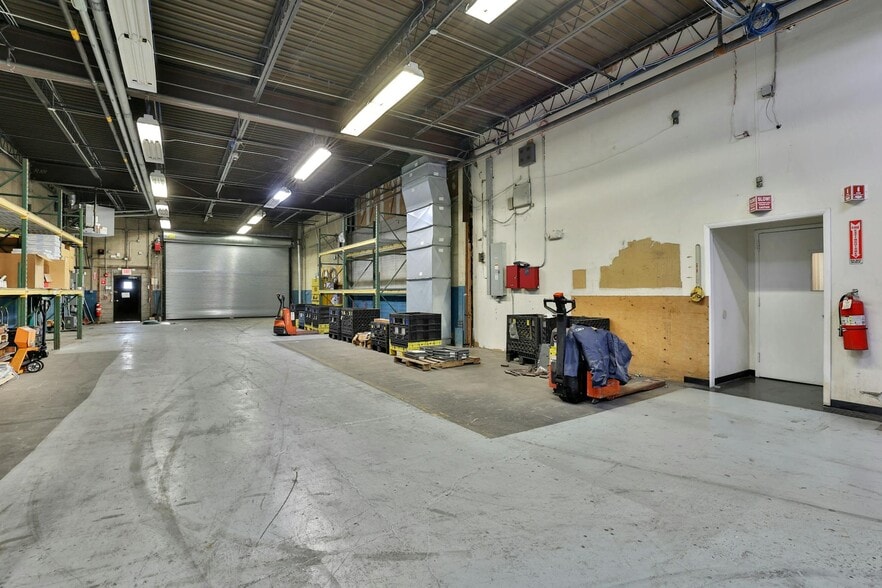 More Photos Of 16 Harrison Ave, Yonkers Warehouse For Lease