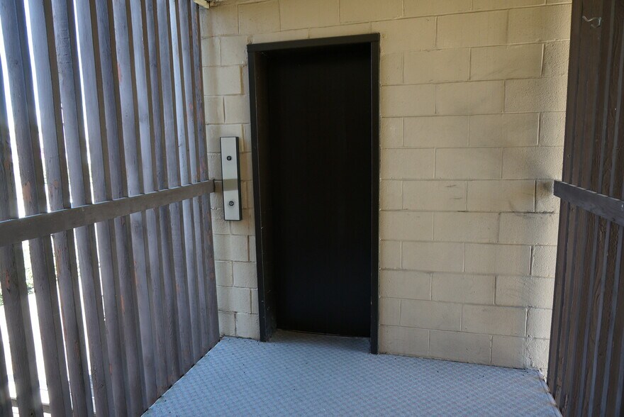 More Photos Of 3505 Behrman Pl, New Orleans Office For Sale