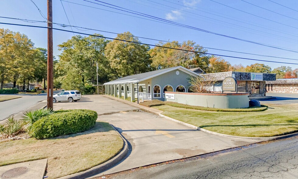 Primary Photo Of 3024 S Olive St, Pine Bluff General Retail For Lease