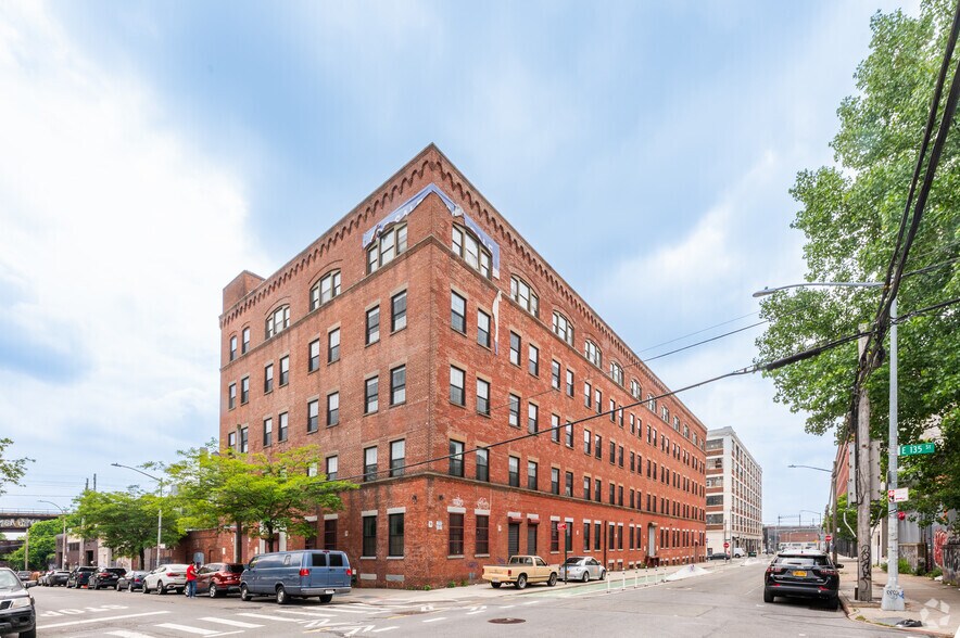 More Photos Of 780 E 135th St, Bronx Warehouse For Sale
