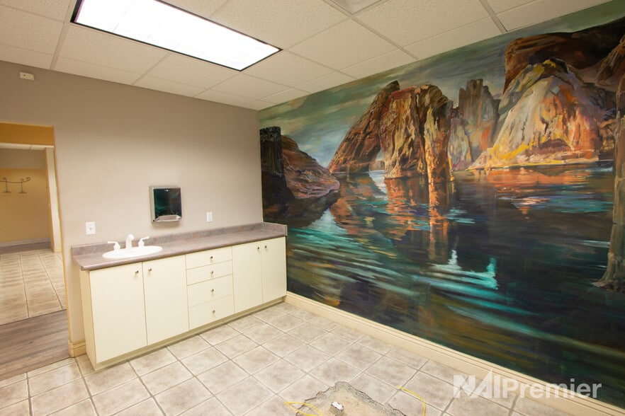More Photos Of 2505 E 3300 S, Salt Lake City Office For Sale