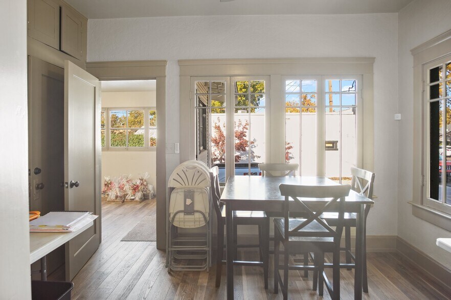 More Photos Of 741 E Main St, Turlock Office Residential For Lease