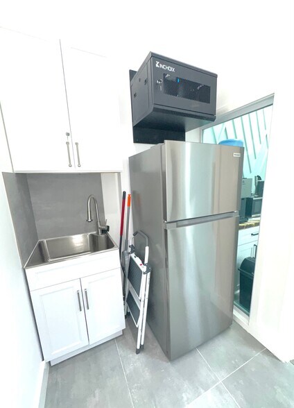 More Photos Of 314 N Kentucky Ave, Lakeland Storefront For Lease