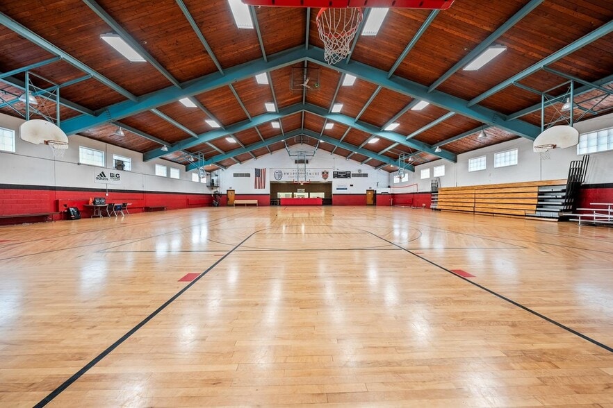 More Photos Of 650 S Irwin Ave, Green Bay Schools For Sale