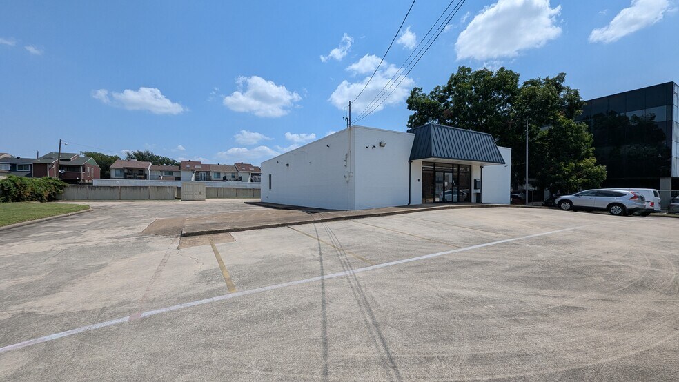 More Photos Of 502 N Haskell Ave, Dallas Office For Sale