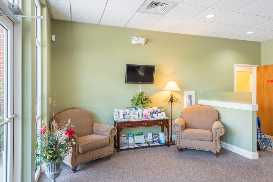 More Photos Of 897 Von Kolnitz Rd, Mount Pleasant Medical For Lease