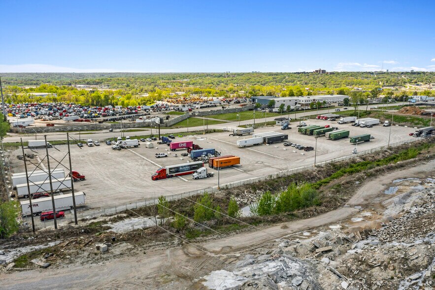 More Photos Of 7850 E US Highway 40, Kansas City Land For Lease