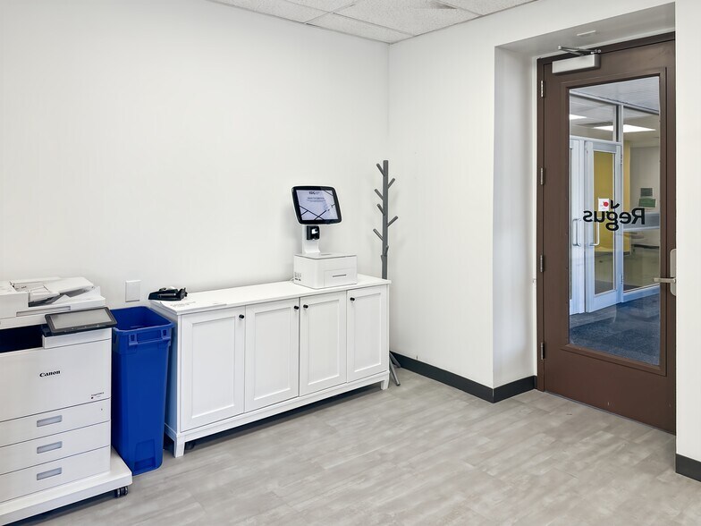 More Photos Of 701 Grant Ave, Lake Katrine Coworking Space