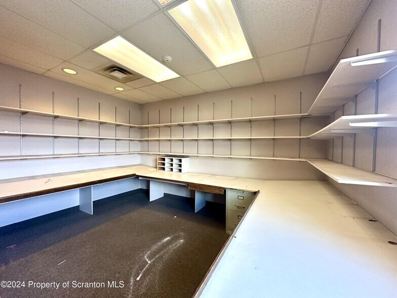 More Photos Of 624 Fellows St, Scranton Office For Lease