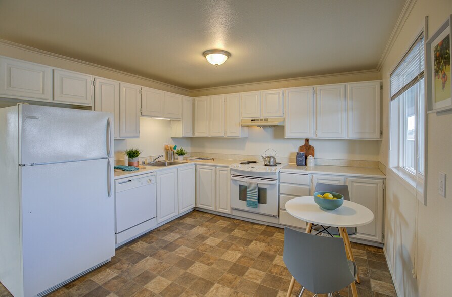 More Photos Of 605 Point Brown Ave NW, Ocean Shores Apartments For Sale