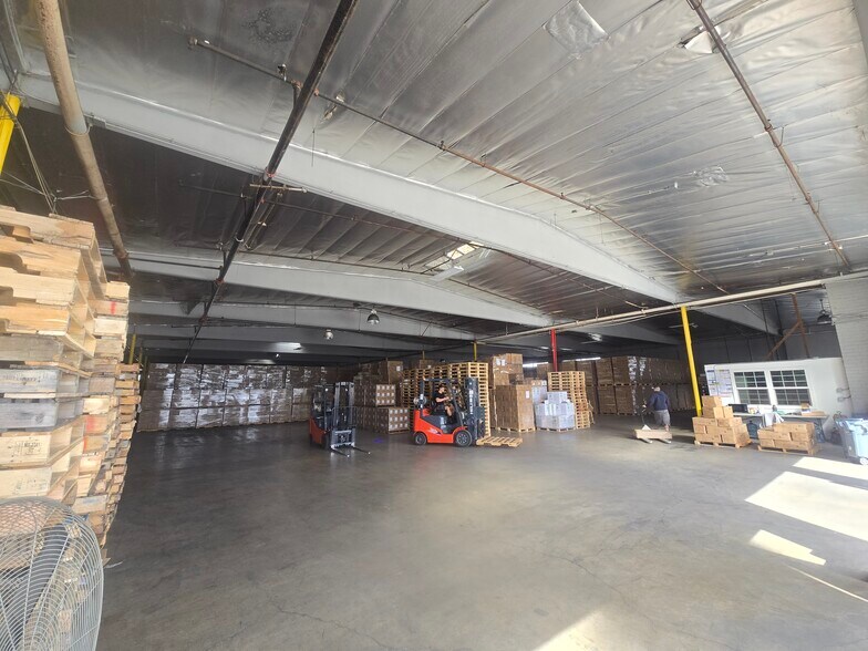 More Photos Of 2001-2015 Saybrook Ave, Commerce Warehouse For Lease
