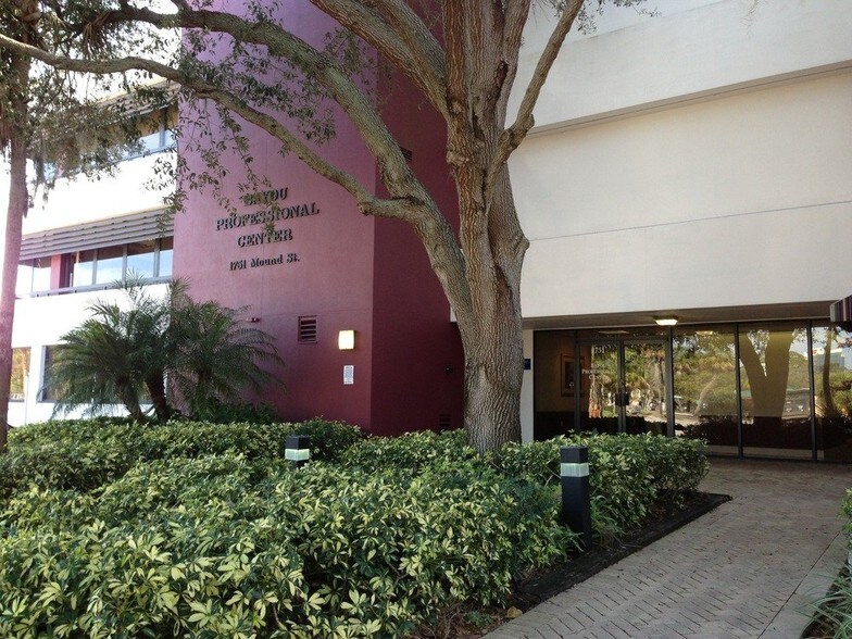 More Photos Of 1751 Mound St, Sarasota Office For Lease