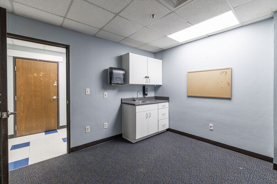 More Photos Of 744 SE 25th St, Oklahoma City Medical For Lease