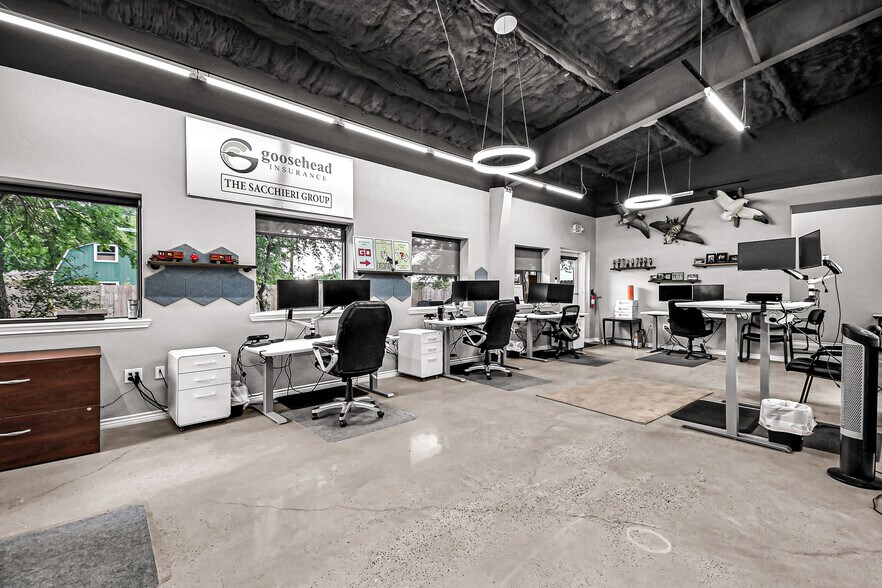 More Photos Of 122 Heatherwood Dr, Spring Loft Creative Space For Lease