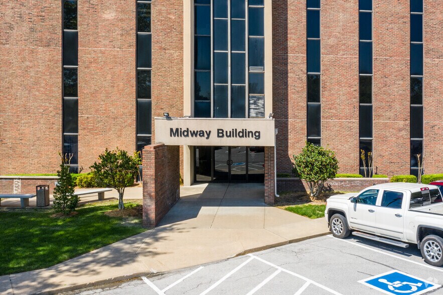 More Photos Of 2727 E 21st St, Tulsa Office For Lease