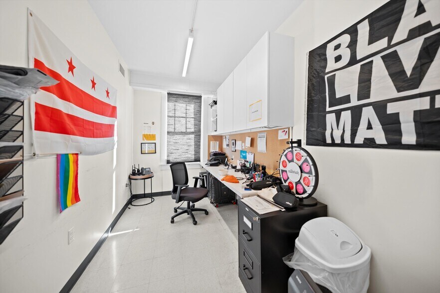 More Photos Of 3135 M St NW, Washington Storefront For Lease