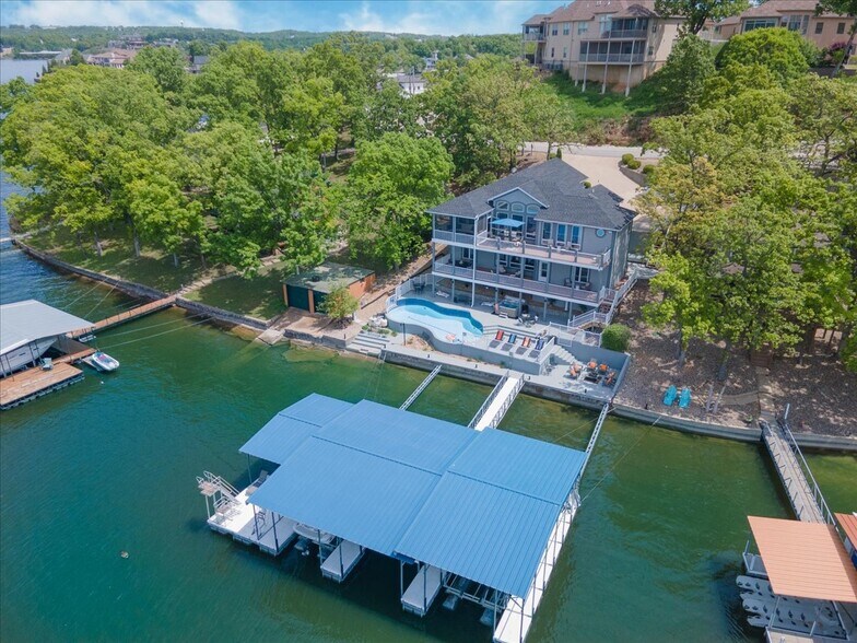 More Photos Of 415 Gardenia Cir, Sunrise Beach Hospitality For Sale