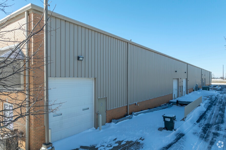 More Photos Of 700-710 Center Rd, Frankfort Warehouse For Lease