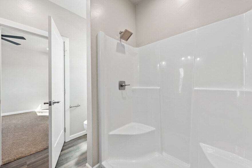 More Photos Of 560 Park Springs Ave, Baker City Apartments For Sale