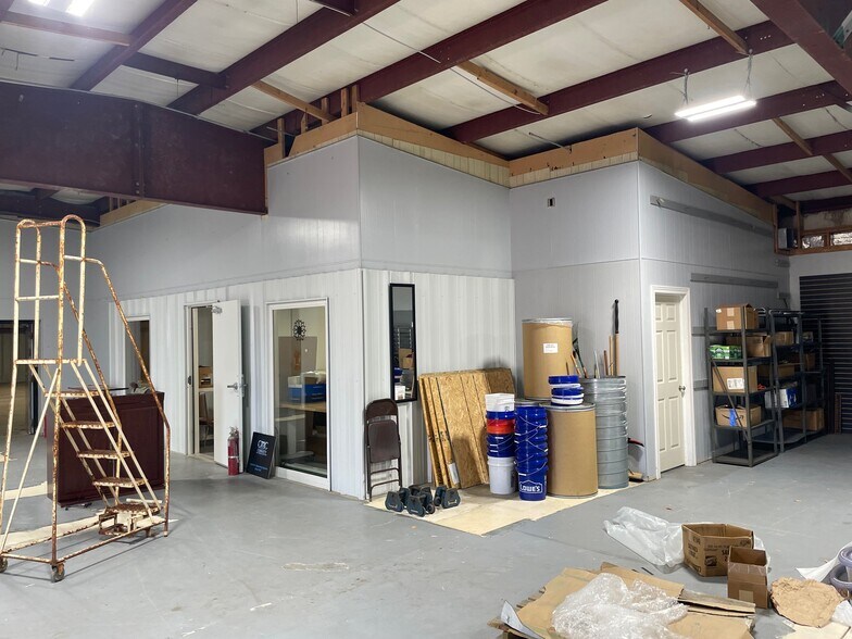 More Photos Of 1275 W Main St, Bellevue Warehouse For Sale