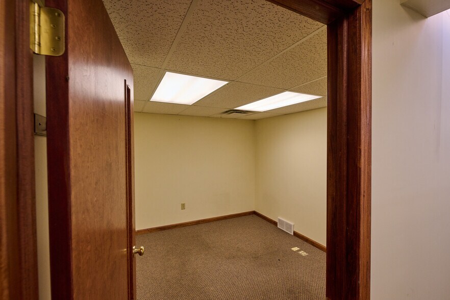 More Photos Of 7464 Sharon Mercer Rd, Mercer General Retail For Sale