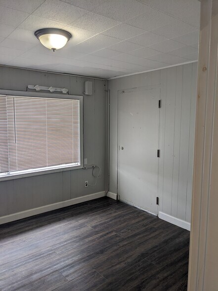 More Photos Of 485-487 Front St, Berea Office Residential For Sale