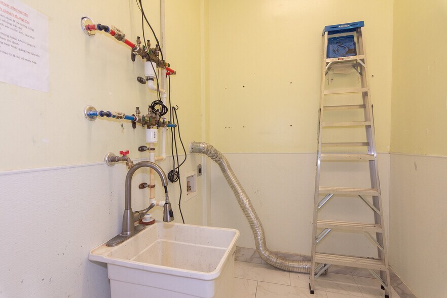 More Photos Of 399 W Louis Henna Blvd, Austin Unknown For Sale