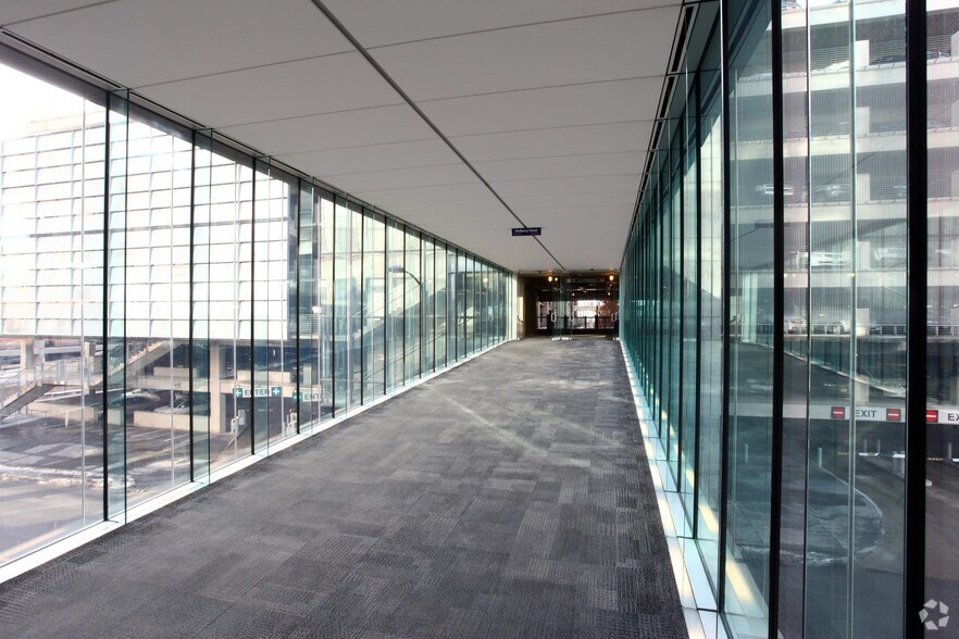 More Photos Of 800 Walnut St, Des Moines Office For Sale