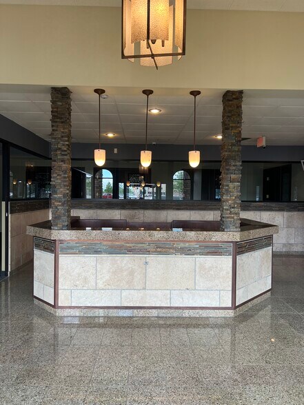 More Photos Of 525 Commons Dr, Woodbury General Retail For Lease