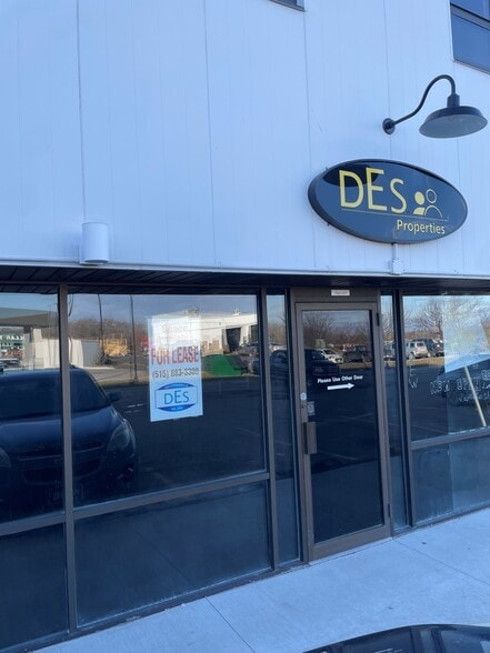 More Photos Of 1300 Cummins Rd, Des Moines General Retail For Lease