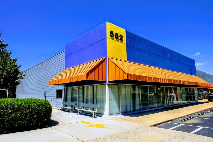 More Photos Of 562 Wylie Rd Se, Marietta General Retail For Lease