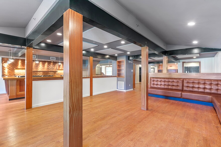 More Photos Of 78 Main St, Centerbrook Restaurant For Lease
