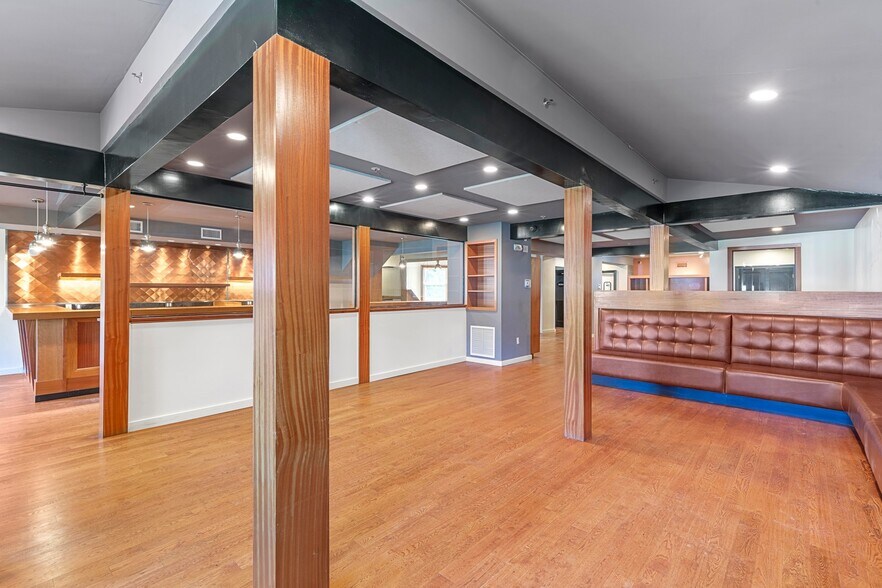 More Photos Of 78 Main St, Centerbrook Restaurant For Lease