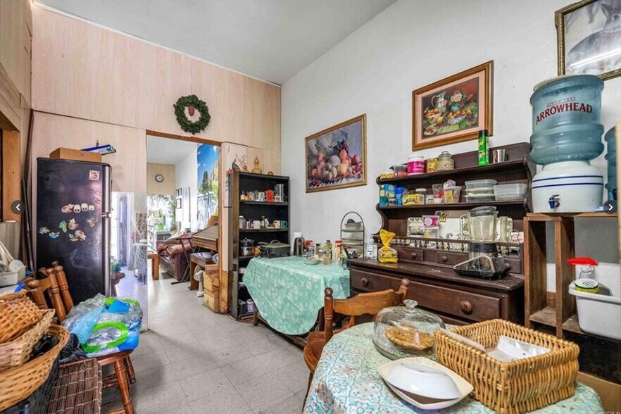More Photos Of 2070 Santa Fe Ave, Long Beach Storefront Retail Office For Sale