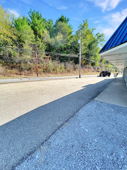 More Photos Of 703 US-30, Imperial General Retail For Lease