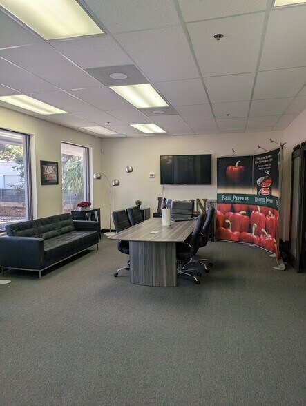 More Photos Of 5905 Johns Rd, Tampa Warehouse For Lease