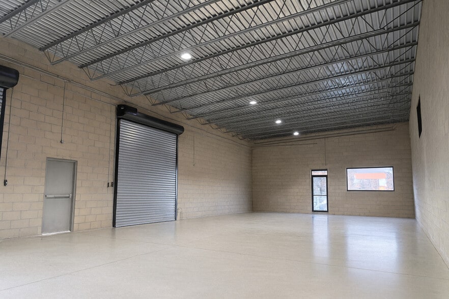 More Photos Of 669 W Hoffman Ave, Lindenhurst Warehouse For Sale